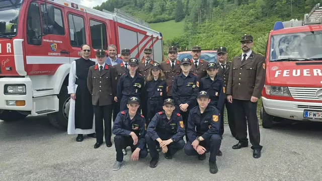 Gruppenfoto der Teilnehmer und Gäste der Florianifeier 2025 in Lehenrotte und Freiland | Foto: BSB EHBI Christian Teis