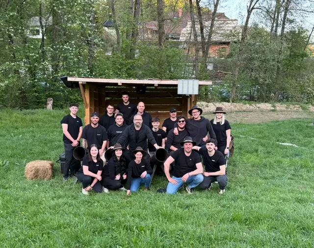 Die Mitglieder der Brauchtumsgruppe Lind-Rajach sind mit Begeisterung und Teamgeist bei allen Aktivitäten im Einsatz. | Foto: Brauchtumsgruppe Lind-Rajach