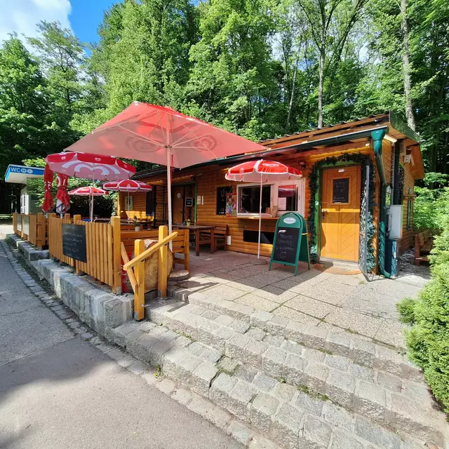 Gemütliches Verweilen im Waldgasthaus Zur Allee | Foto: Michael Ellenbogen