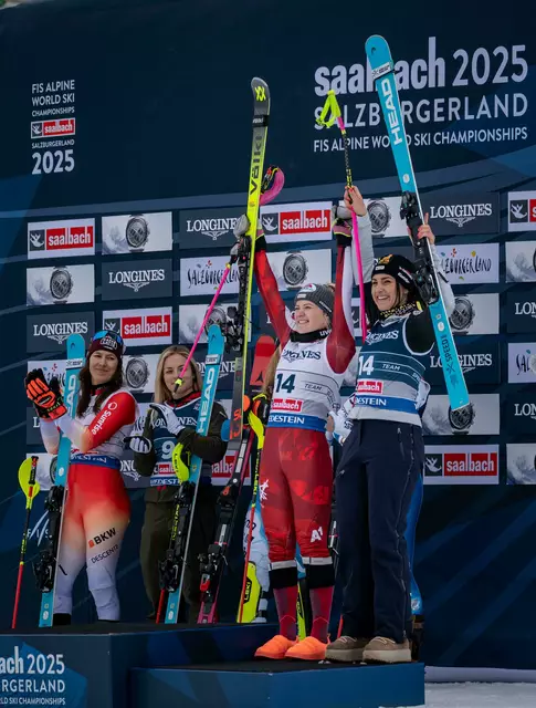Kathi Truppe, Stefanie Venier und weitere Rennfahrerinnen. 
 | Foto: Privat 
