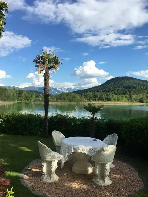 Sonnige Frühlingsgrüße vom "filmreifen Wörthersee"!