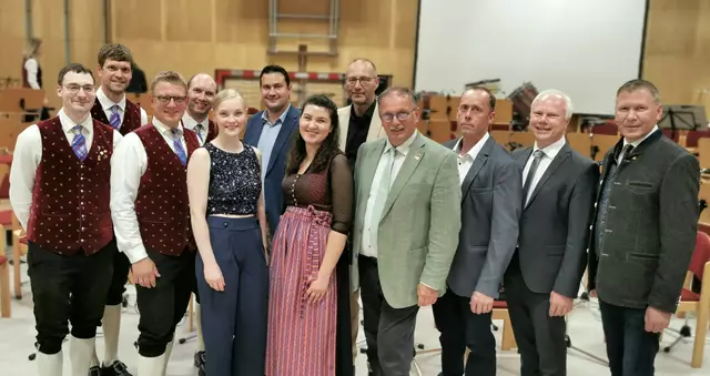 Thomas Wally, Andreas Trauner, Thomas Winalek, Bernhard Huber, Birgit Trauner, Markus Baier, Jennifer Schleich, Gerhard Forman, Richard Hogl, Josef Bachl, Robert Eigner und Stefan Lang. | Foto: Josef Messirek
