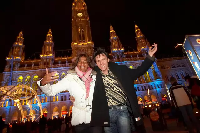 El Farrag und Elsasser vor dem Wiener Rathaus 2007. | Foto: Alexander TUMA/CONTRAST