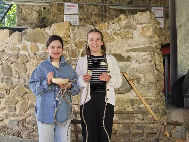 Nele Teufel und Anna Bohlheim | Foto: Simon Glösl
