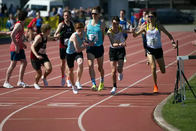 Bei der Staffel-Übergabe: Die KSV-Herren konnten sich über 3x1000 m die Bronzemedaille bei den Langstaffel-Staatsmeisterschaften sichern. | Foto: ÖLV\A. Nevsimal
