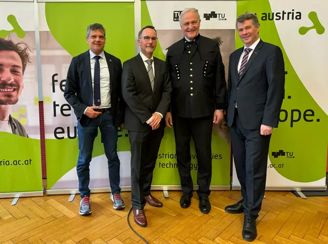 Wollen beste Bedingungen für Innovationen in Österreich (v. l.): Rektor Jens Schneider (TU Wien), Patentamtspräsident Stefan Harasek, Rektor Peter Moser (Montanuniversität Leoben) und Rektor Horst Bischof (TU Graz).  | Foto: TU Austria