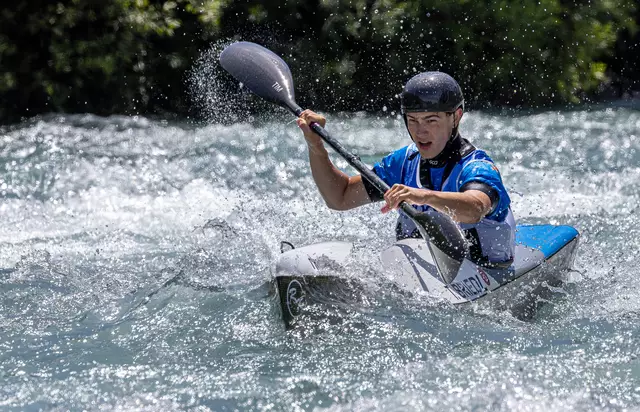 Der 17-jährige Tim Briedl vom SV Forelle Teefix Steyr Kanu überzeugte in seinem ersten diesjährigen internationalen Einsatz als Junior mit einem beachtlichen 13. Platz.  | Foto: Hansrüdi Lühti