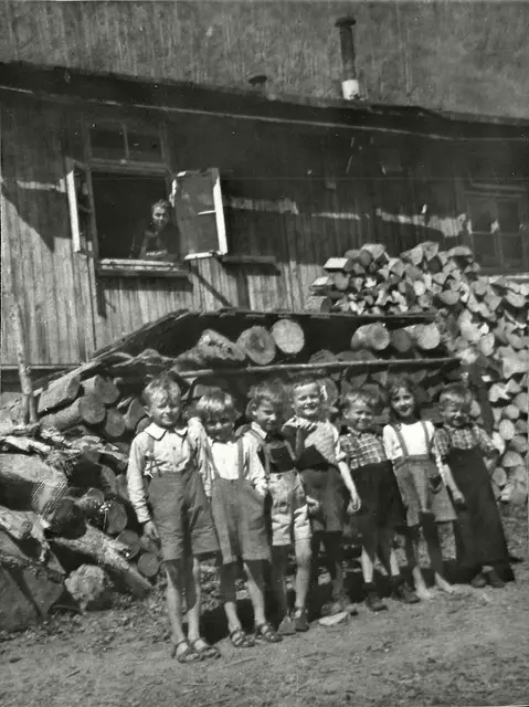 Kinder im Lager in Nußdorf um 1948. | Foto: Sammlung Gebetsberger/AtterWiki