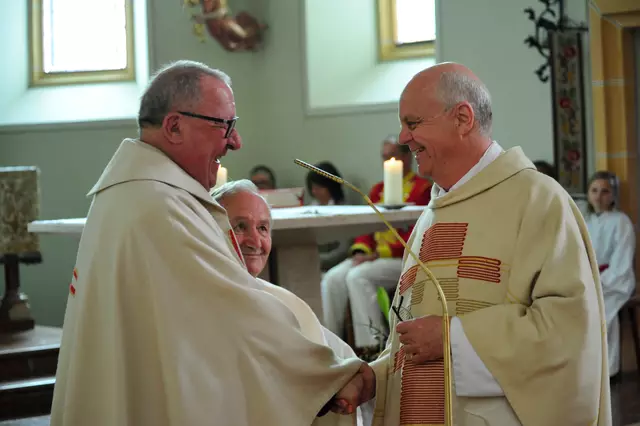 Hauptzelebrant Dechant Christian Schreilechner, rechts | Foto: Peter Kröll