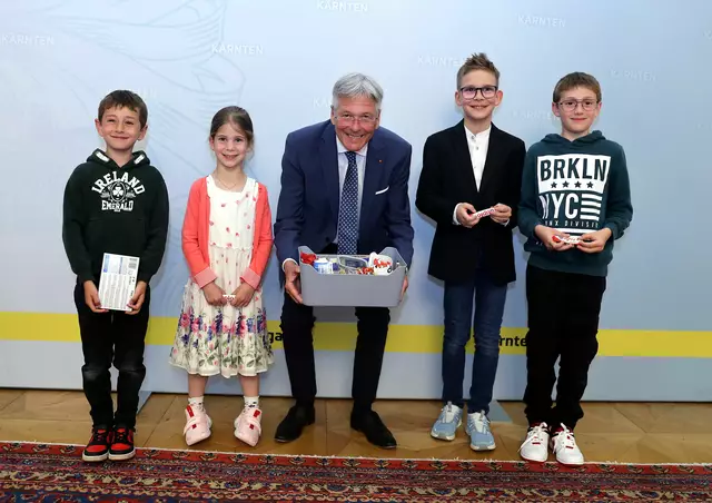 Verleihung von Ehrenzeichen an Kärntner Lebensretterinnen und Lebensretter und andere verdiente Persönlichkeiten. | Foto: LPD Kärnten/Kuess