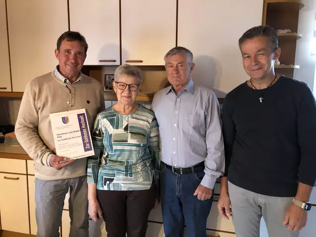 50. Hochzeitstag: Bürgermeister Franz Wachter, Hannelore und Walter Pehr, Gemeinderat Josef Windisch | Foto: Gemeinde Deutsch Schützen-Eisenberg