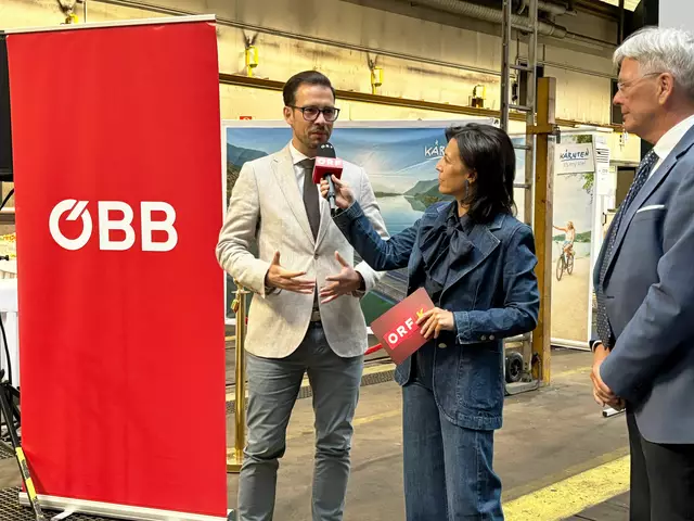LH Peter Kaiser und LR Sebastian Schuschnig bei der Österreich Bild-Vorpremiere. | Foto: LPD Kärnten/Rogel