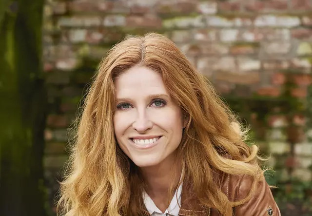 Die beliebte österreichische Autorin Ursula Poznanski liest aus dem neuen Roman "Teufels Tanz" in Liesing. | Foto: Ursula Poznanski