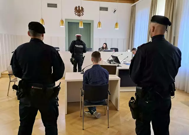 Die Ausweitung von Fußfesseln, Handyverbot im Gefängnis und die Möglichkeit der bedingten Entlassung bei Strafgefangenen: So lauten die Beschlüsse des Justizministeriums.
 | Foto: CHRISTOPHER ECKL / APA / picturedesk.com