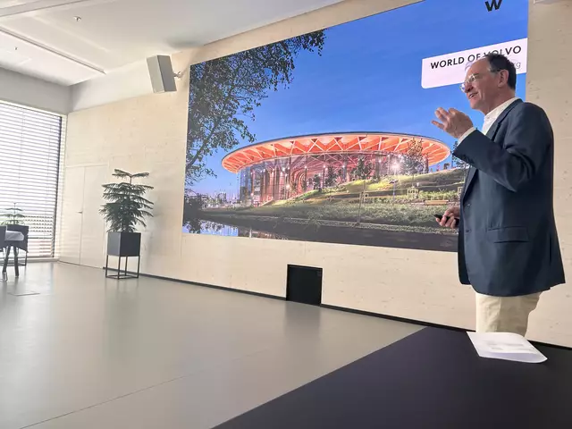 Wiehag-Chef Wiesner erklärt die Eckdaten zum Großprojekt „World of Volvo“ in Schweden – im Bild. | Foto: MeinBezirk/Auer