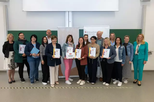 Das Landes-Lesegütesiegel wurde Volksschulen im Bezirk Oberwart sowie der ASO Oberwart verliehen. | Foto: Landesmedienservice