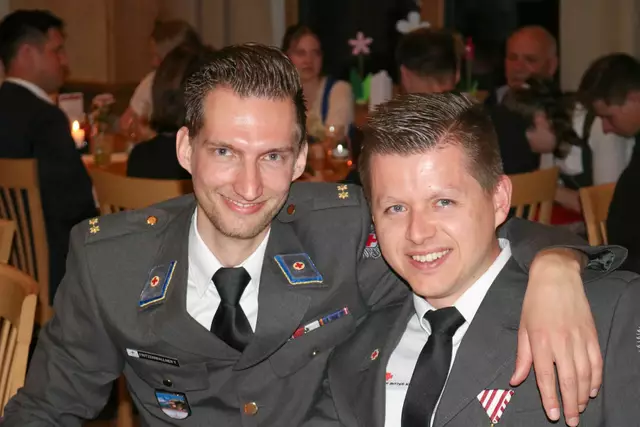 (v.l.) Thomas Fritzenwallner (Abteilungskommandant, Radstadt) und Dennis Quehenberger | Foto: Rotes Kreuz Salzburg