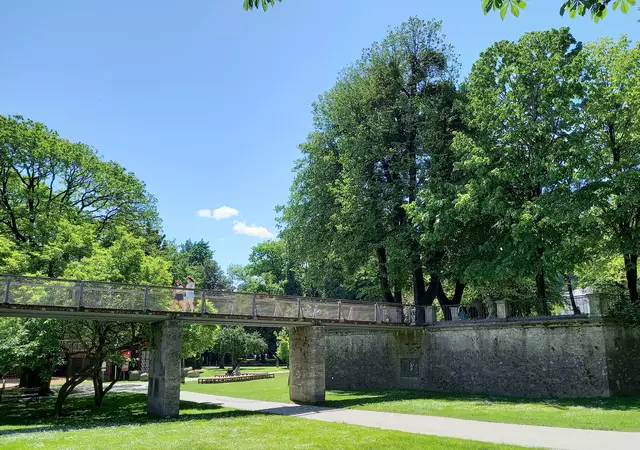 Brücke in den Zwergerlgarten | Foto: H.Bachinger 