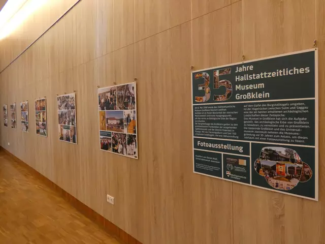 Zum Auftakt der Jubiläumswoche wurde zur Fotoausstellung „35 Jahre Hallstattzeitliches Museum Großklein“ im Gemeindezentrum Großklein geladen. | Foto: Gemeinde Großklein/Universalmuseum Joanneum