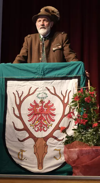 Michael Lamprecht bleibt Bezirksjägermeister und fordert bei der jüngsten Vollversammlung des Bezirksjägerverbandes Kufstein gesetzlich verankerte Ruhezonen für das Wild. | Foto: Silberberger