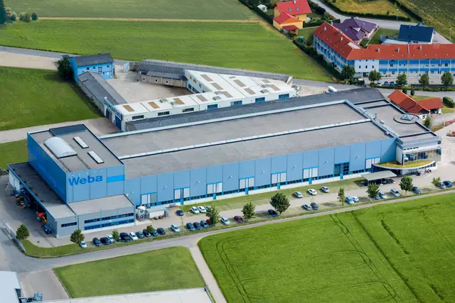 Der Hauptstandort von weba Werkzeugbau in Dietach, Österreich – Zentrum für Entwicklung, Konstruktion und Innovation. 
 | Foto: Hartwig Zögl 