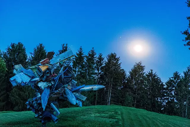 Am 11. Juli kann man den Vollmond im österreichischen Skulpturenpark in Premstätten erleben. | Foto: Mias Photoart