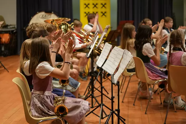 Das Jugendblasorchester der TMK Maishofen unter der Leitung von Florian Madleitner | Foto: SBV