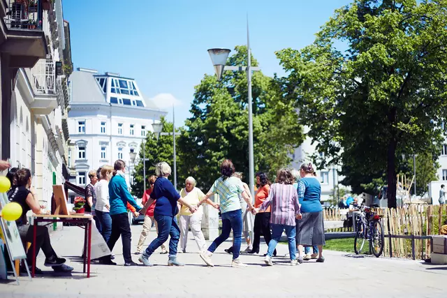 Ziel sei es laut den Organisatoren, nachbarschaftlichen Zusammenhalt sichtbar zu machen und der zunehmenden Anonymität in der Großstadt entgegenzuwirken. | Foto: Wiener Hilfswerk/Daniel Nuderscher
