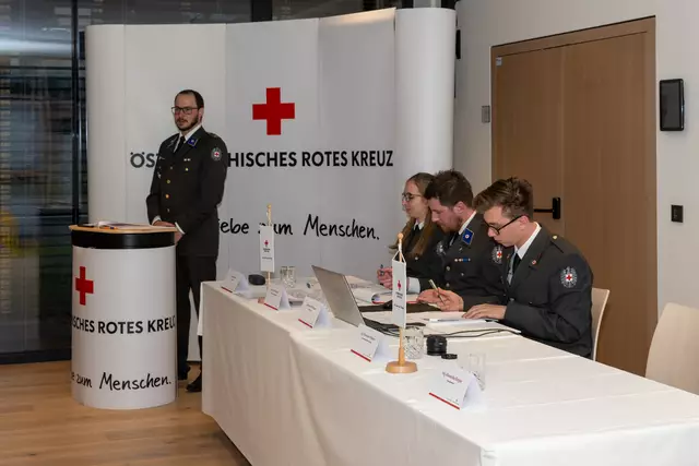 Ortsstellenleiter Alexander Ringler begrüßt alle Anwesenden. | Foto: Rotes Kreuz