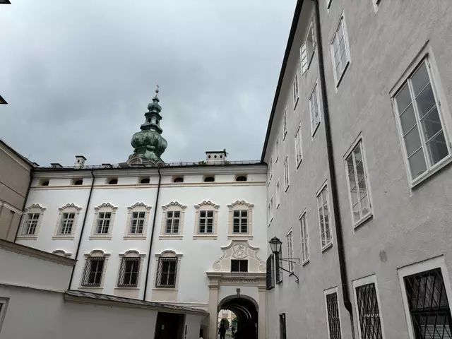 Viele Kirchen in der Stadt Salzburg öffnen bei der Langen Nacht der Kirchen ihre Türen und bieten ein abwechslungsreiches Programm.  | Foto: Lisa Gold