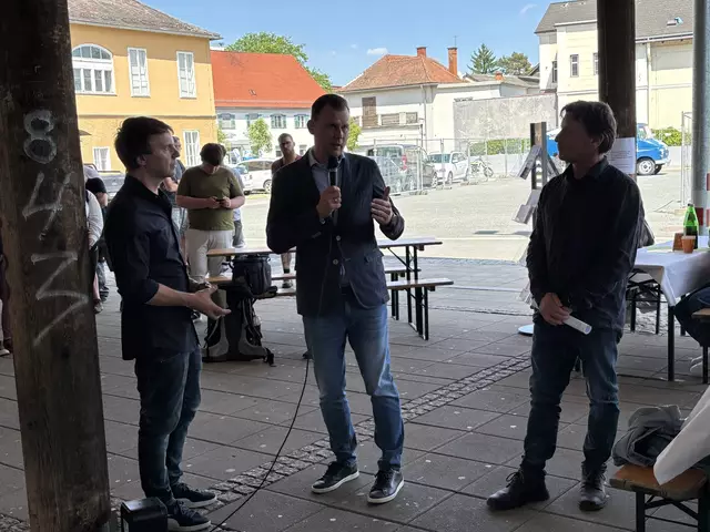 Der neue Bürgermeister Daniel Kos fand für das Projekt lobende Worte. | Foto: Neumayer