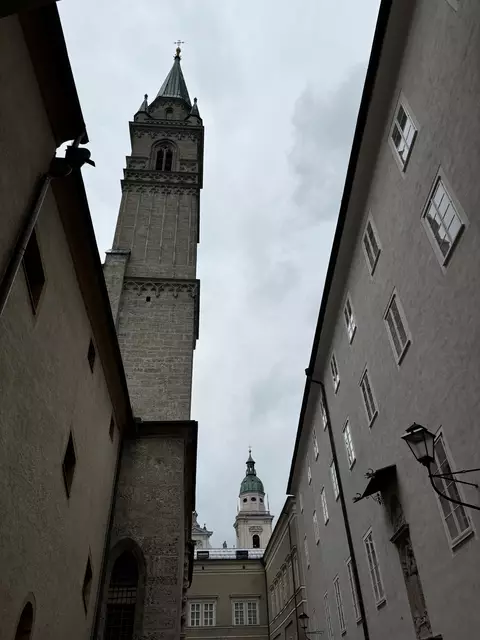 Viele Kirchen in der Stadt Salzburg öffnen bei der Langen Nacht der Kirchen ihre Türen und bieten ein abwechslungsreiches Programm.  | Foto: Lisa Gold