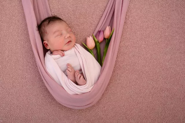 Name: Clara
Geburtsdatum: 06.04.2025
Gewicht: 3.840 g
Größe: 52 cm
Eltern: Marie-Sophie und Daniel Jansenberger aus Leoben | Foto: Babysmile