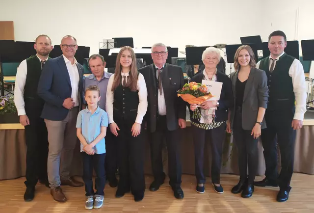 Gernot Kahofer, Herwig Graf, Raphael Wunsch, Johann Ipsmiller, Carolin Winkler, Erwin Cermak, Maria Nickl, Bernadette Kerbl, Werner Zeiner. | Foto: Dormusik Ottenthal