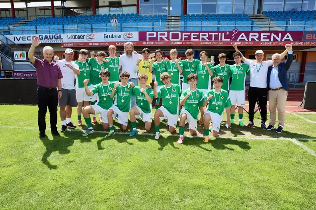 Das Team des Gymnasiums Hartberg jubelte über den Sieg bei der Fußball-Oberstufen-Landesmeisterschaft. | Foto: Alfred Mayer