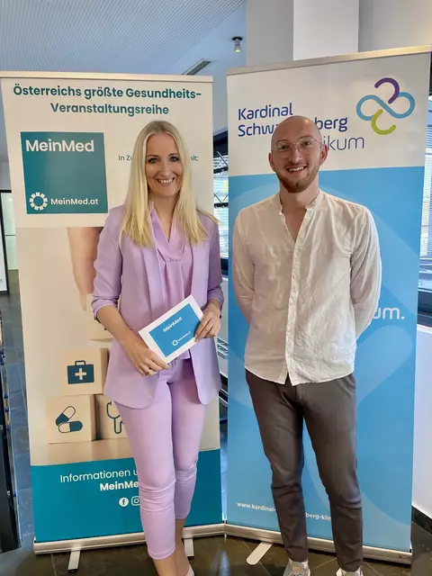 Moderatorin Angelika Pehab mit Assistenzarzt Alexander Viehhauser. | Foto: ap