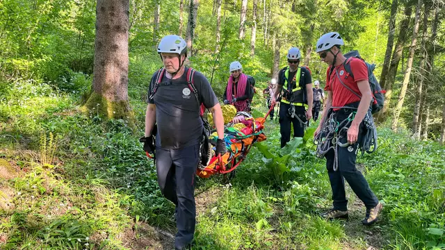 Im Zuge eines Sommer-Workshops trainierten die Bergretter aus Göstling an der Ybbs ihre Fertigkeiten für Ernstfälle.