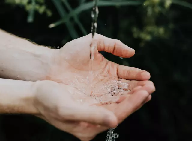 In unterschiedliche Projekte, die die Wasserversorgung und -infrastruktur aufrechterhalten, werden Gelder investiert.  | Foto: Austin Kehmeier/Unsplash