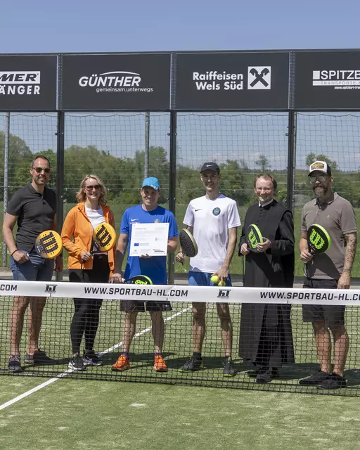 Der neue Padeltennis-Platz in Fischlham ist nun feierlich eröffnet worden und steht Besucherinnen und Besuchern dank der Leader-Region Wels-Land zur Verfügung. | Foto: Gemeinde Fischlham