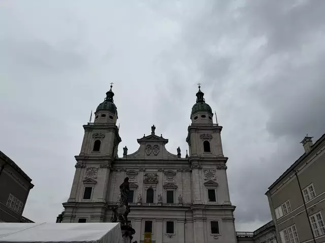 Auch der Dom wartet mit einem Programm für die Besucherinnen und Besucher der Langen Nacht der Kirchen auf.  | Foto: Lisa Gold