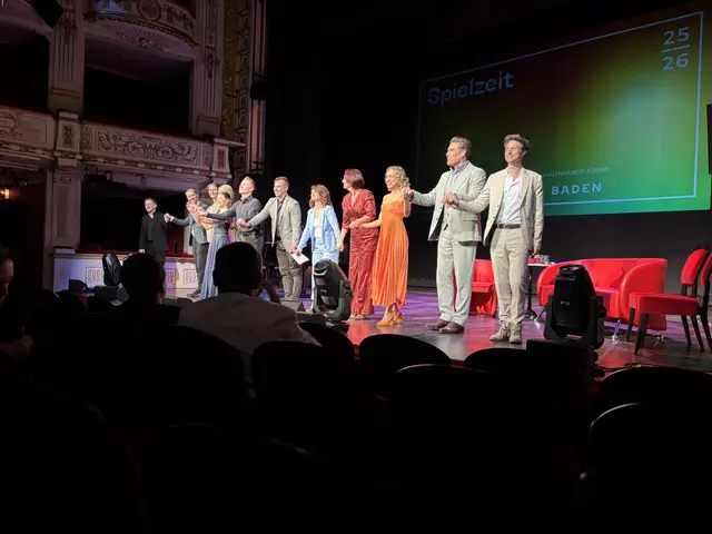 Die Bühne Baden präsentiert ihr Programm für die Wintersaison 2025/2026: Andreas Gergen, Michael Zehetner, Timotheus Hollweg, Anna Rosa Döller, Mariella Hofbauer, Jens Emmert, Francesc Abós, Martina Malzer, Maya Hakvoort, Katharina Gorgi, Andreas Lichtenberger und Lukas Perman. | Foto: Preineder