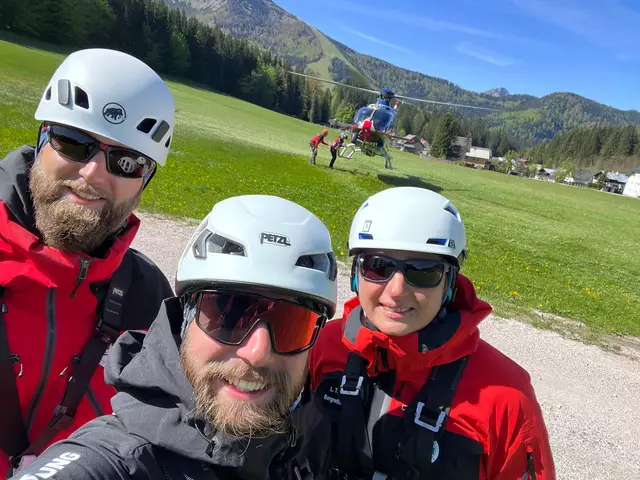 Die Bergretter aus Göstling an der Ybbs probten im Zuge einer Flugschulung in Lackenhof am Ötscher den Ernstfall.