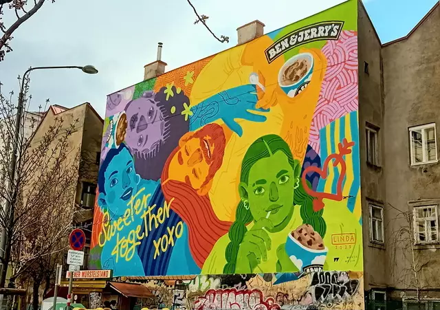 Die riesige Graffiti-Werbung in der Pfeilgasse gefällt nicht jedem.  | Foto: Spraycity