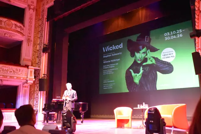Andreas Gergen präsentiert das Eröffnungsstück: Das Musical Wicked. | Foto: Preineder