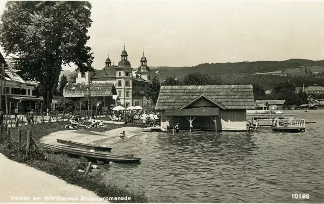 Badevergnügen am Hotel Leopold: Früher war der Strand noch unbefestigt und bot den Gästen einen direkten Zugang zum Wörthersee. | Foto: Archiv der Marktgemeinde Velden a. W.