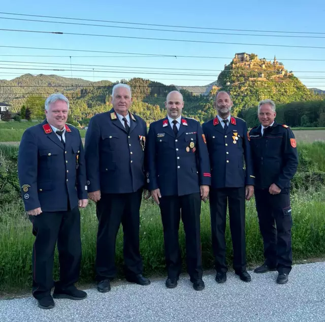 Michael Regenfelder, Ehrenkommandant Bürgermeister Wolfgang Grilz, neuer Kommandant Christof Schöngrundner, Stellvertreter Joachim Kohlweg sowies der stellvertretende Landesfeuerwehrkommandant und Bezirksfeuerwehrkommandant Friedrich Monai | Foto: FF Launsdorf