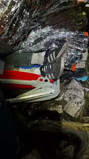 Die Bergrettung weist erneut auf die Notwendigkeit einer adäquaten Ausrüstung und Tourenvorbereitung hin – der Brite war offenbar mit ungeeignetem Schuhwerk unterwegs. | Foto: Bergrettung Annaberg