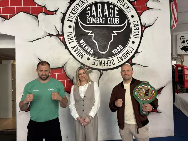 Saša Milenkovic, Gloria Mäckel und Harald Pfingstl arbeiten gemeinsam am Erfolg von Garage Combat.  | Foto: Luca Arztmann/MeinBezirk