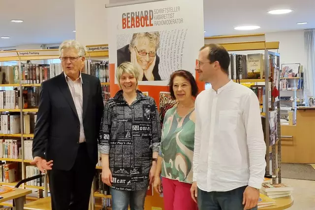 Prof. Gerhard Blaboll, Andrea Schlor, BR Brigitte Haidler, Büchereileiter Philipp Klakl
Foto: mabl