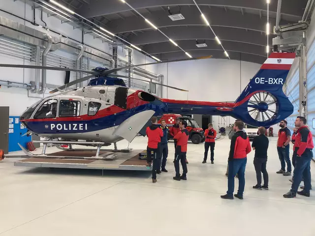 Die Bergretter aus Göstling an der Ybbs probten im Zuge einer Flugschulung in Lackenhof am Ötscher den Ernstfall.